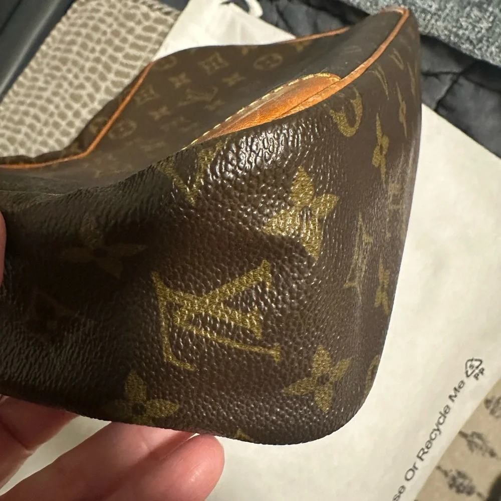 Louis Vuitton Monogram Trocadero 27 - Picture 7 of 16